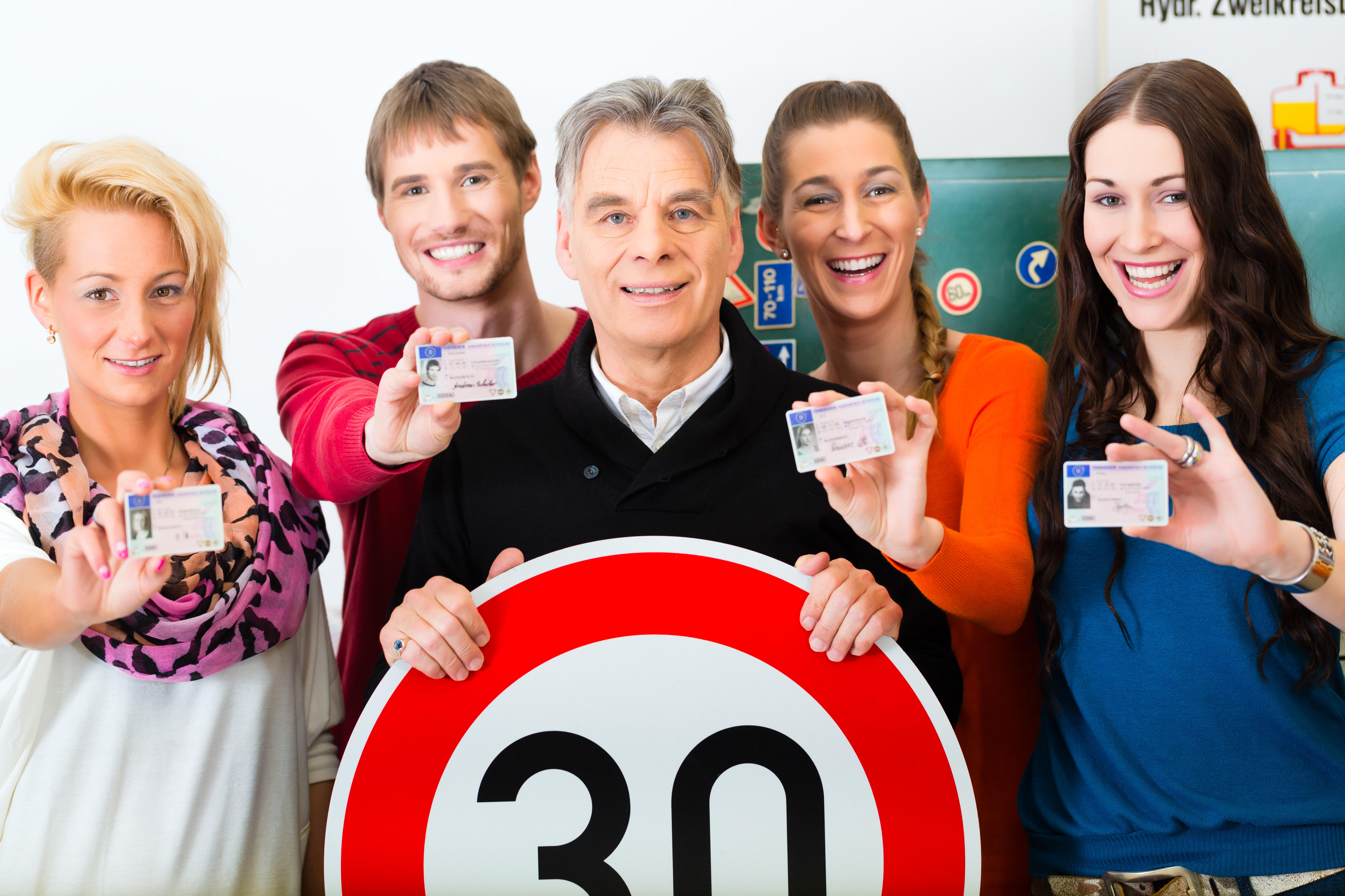 Pars Driving School